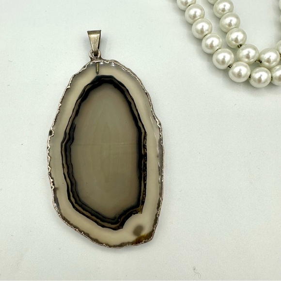 Vintage Handcrafted Agate Pendant 2” - Picture 2 of 4